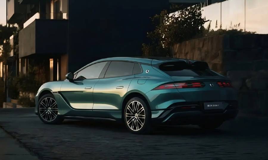 Электроуниверсал Denza Z9 GT получил мощную силовую установку