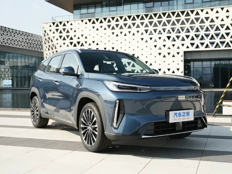 В Китае представлен новейший Geely Galaxy M7