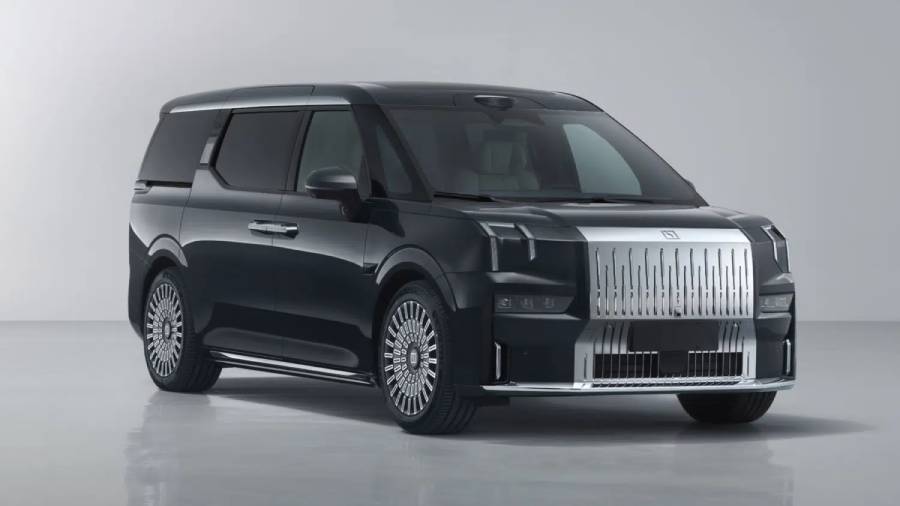 Zeekr объявил о скором старте продаж обновлённого минивэна 009