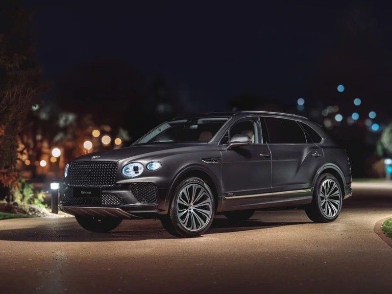 Bentley представил сверхроскошный Bentayga с отделкой из бриллиантов