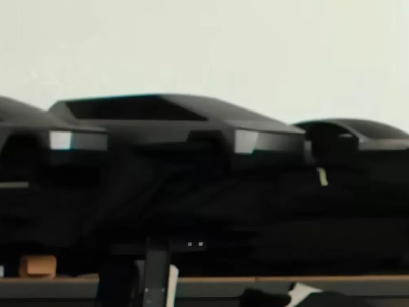 Илон Маск анонсировал «кибервэн»