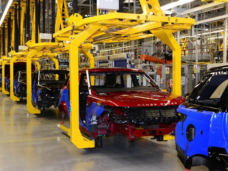 Land Rover остановил производство на одном из заводов