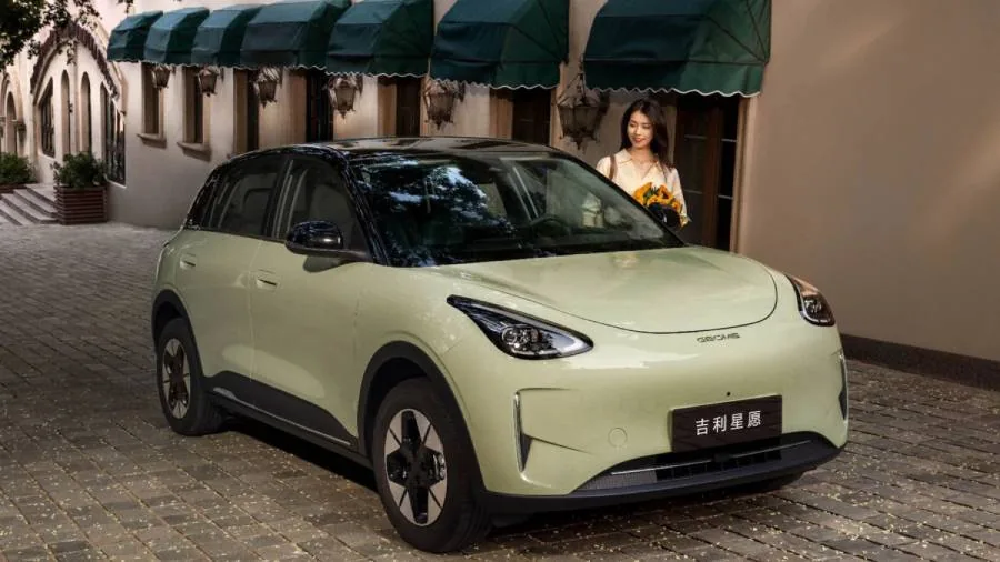 Geely выводит на рынок обновлённый хэтчбек EX2