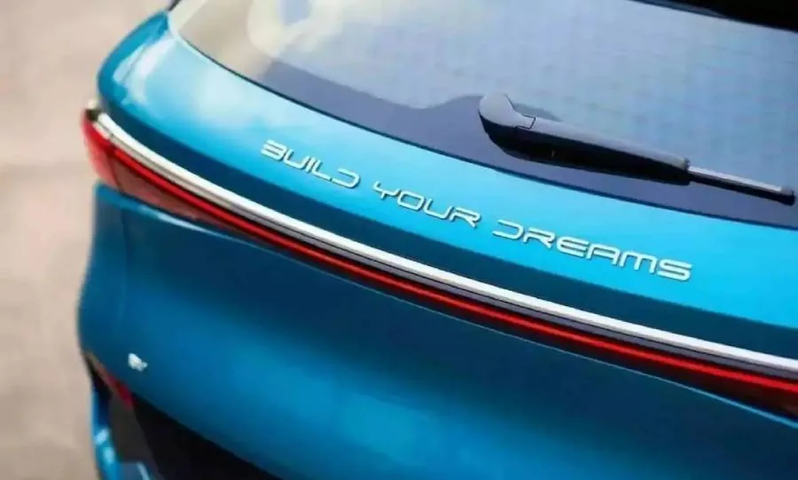 BYD первой в мире объявила о покрытии убытков от ДТП с автопилотом