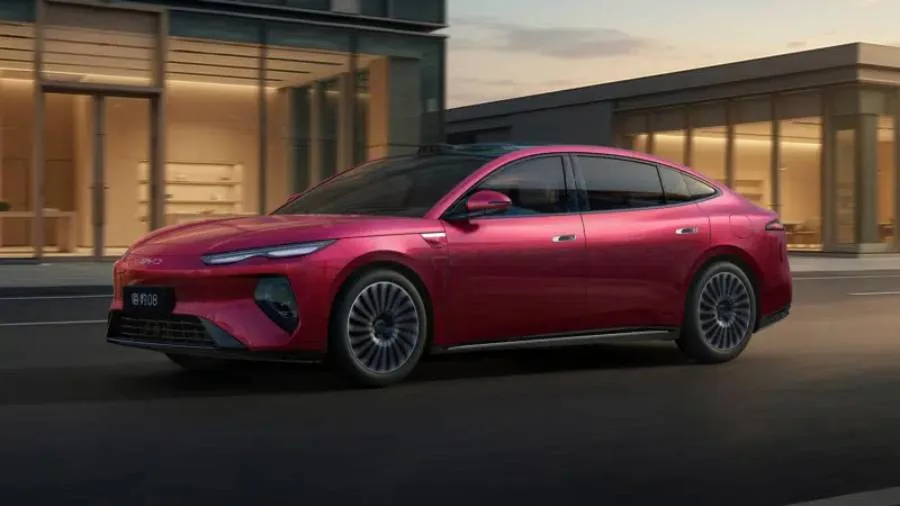 BYD начал принимать предварительные заказы на седан Seal 08
