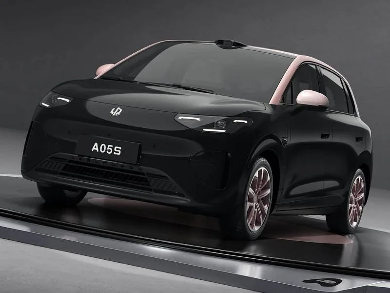 Leapmotor рассекретил салон компактного А05