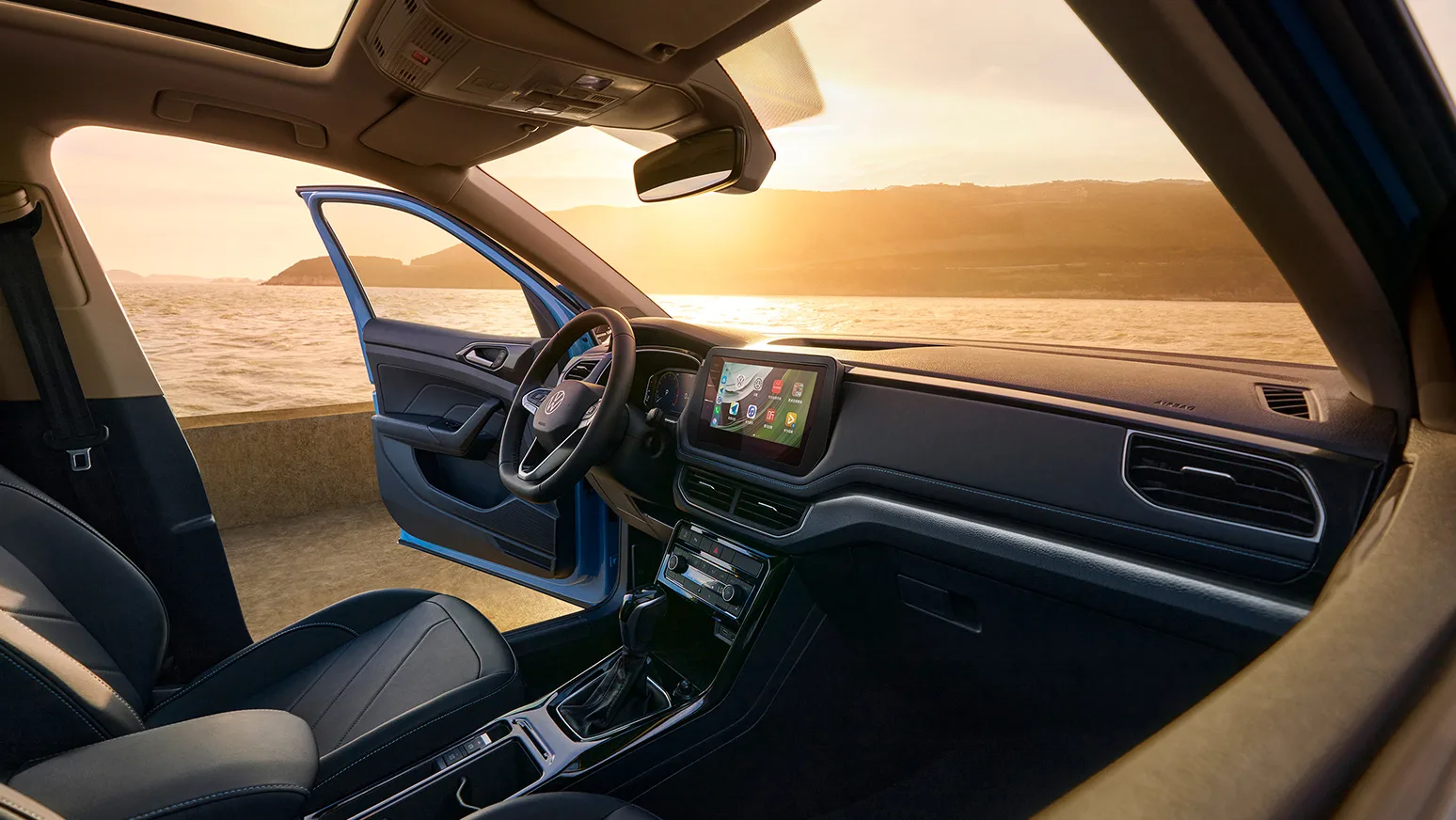 Интерьер Volkswagen Tharu XR