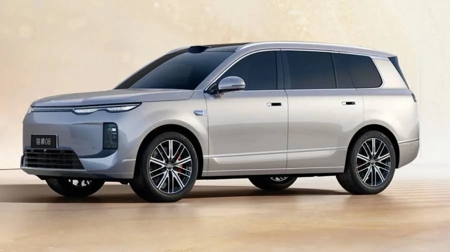 В Китае открыли предзаказ на гибридный BYD Sealion 08