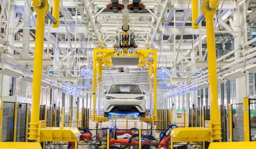 Автопром Китая установил пугающий рекорд скорости выпуска новинок