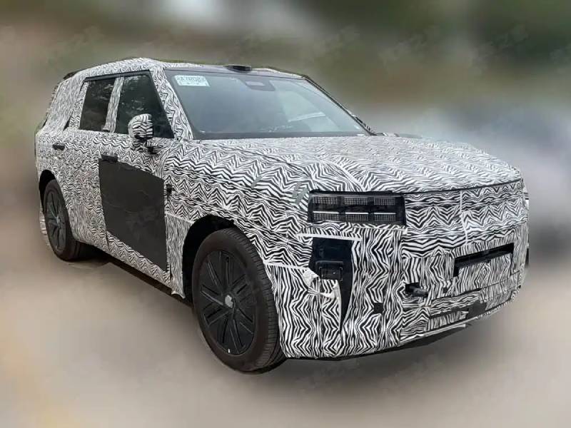 В Сети появились шпионские снимки Changan Ford CX810