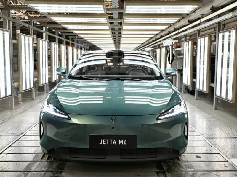 В Китае стартовали «слепые» продажи седана Jetta M6