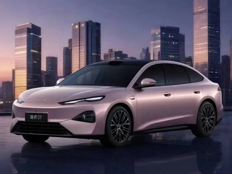 BYD раскрыл внешность нового поколения Seal 07