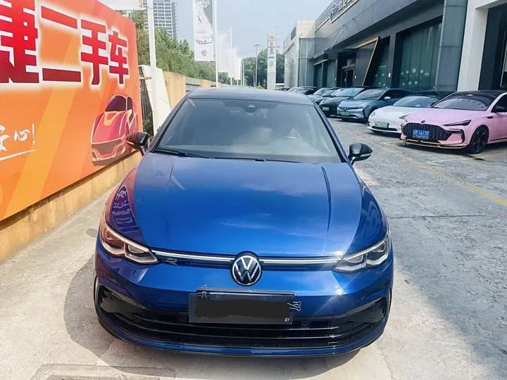 Volkswagen Golf VIII 2021