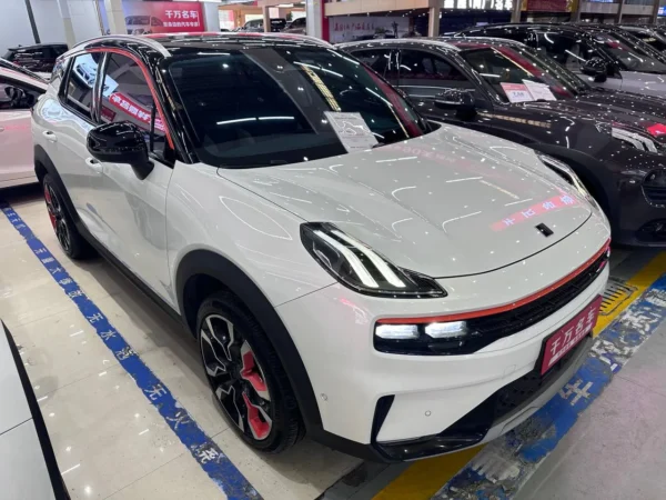 Lynk & Co 06 1.5 AMT Halo/Pioneer