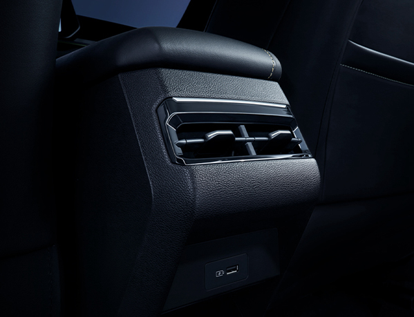 Задний климат-контроль для пассажиров